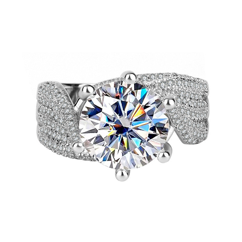 Queen Moissanite Diamond Ring
